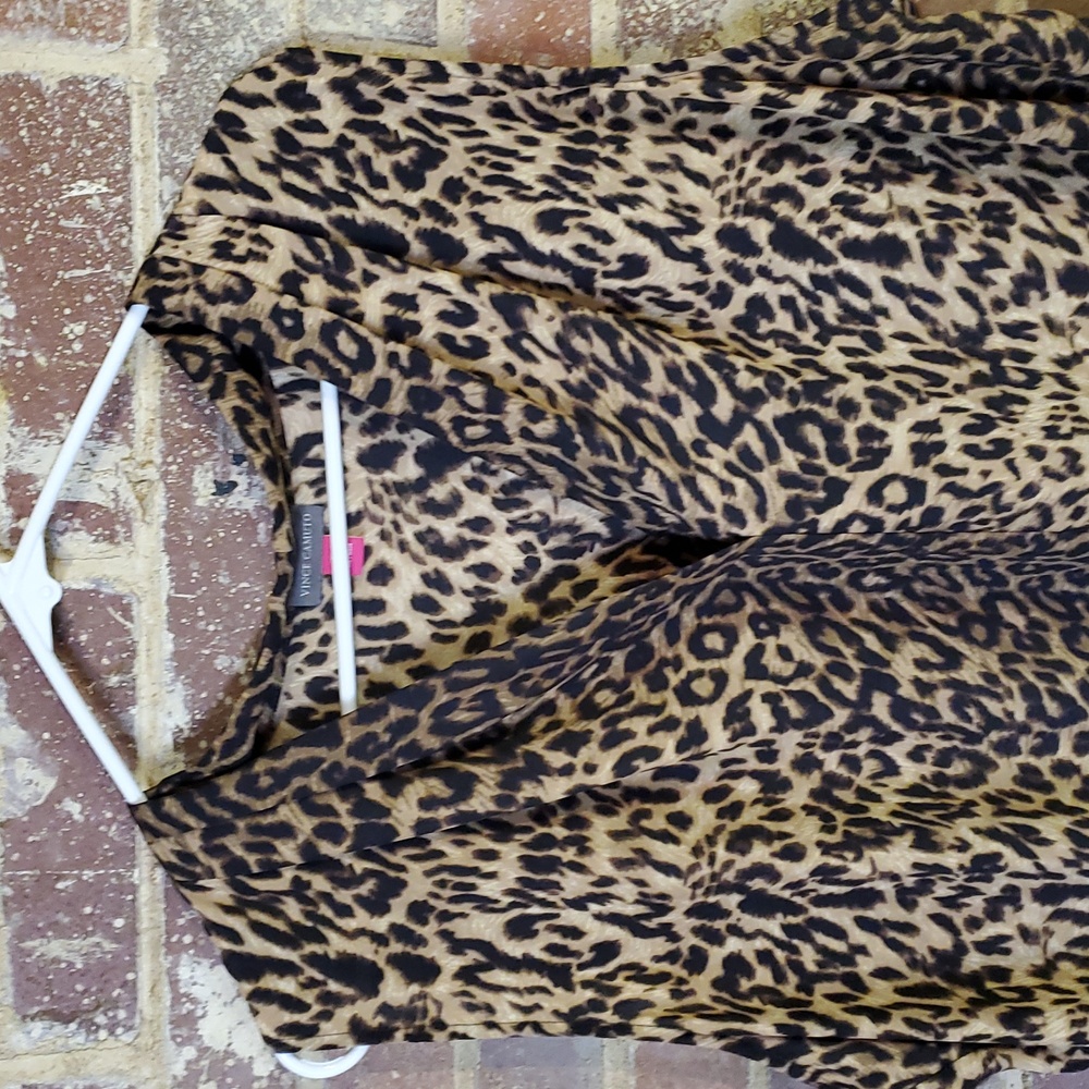 Vince Camuto 2X Cheetah print Blouse women's